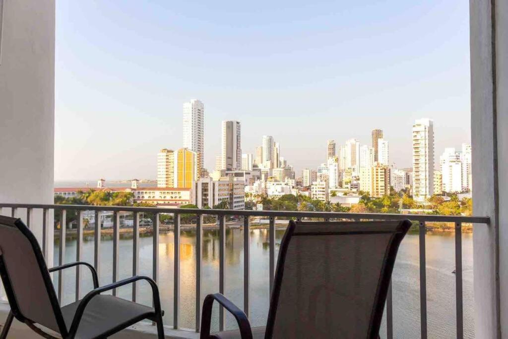 Prime Location: Fully Equipped Loft In El Laguito Apartment